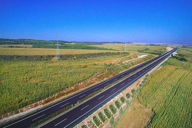 3-延龙高速项目.jpg 3-延龙高速项目.jpg