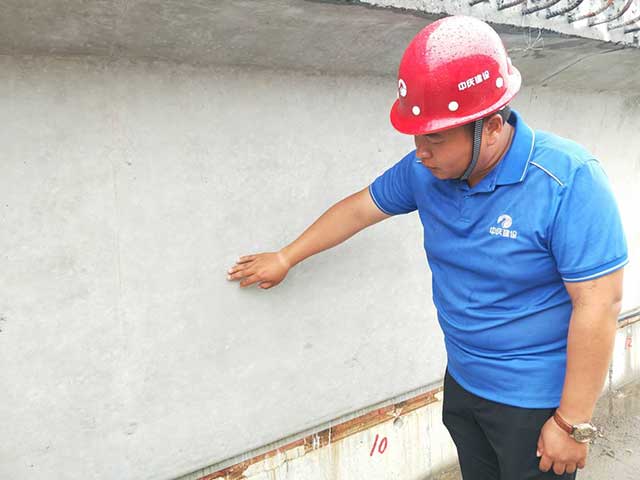 黄健2.jpg 黄健2.jpg