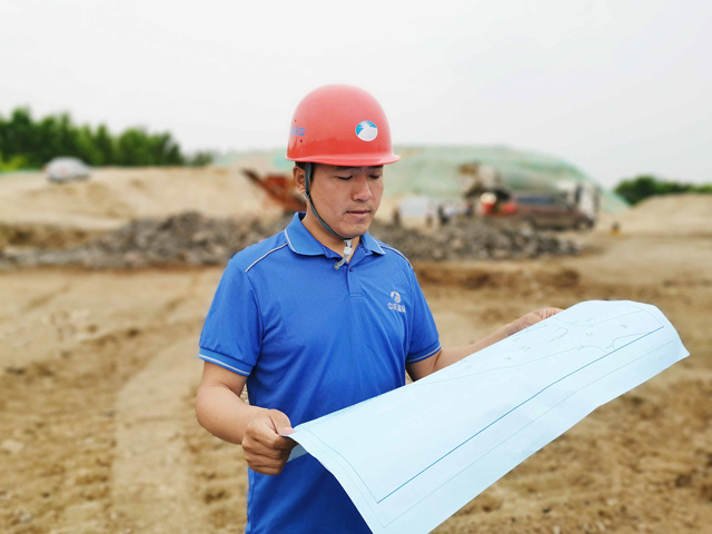 李彬2_副本.jpg 李彬2_副本.jpg