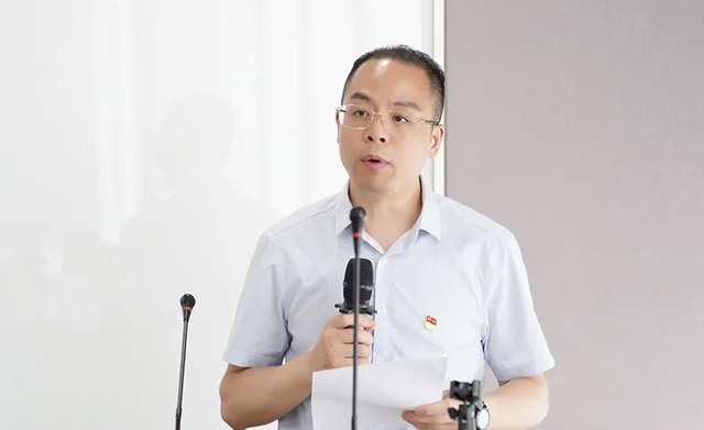 党委委员、副总裁陈历忠作主题教育宣贯.jpg 党委委员、副总裁陈历忠作主题教育宣贯.jpg